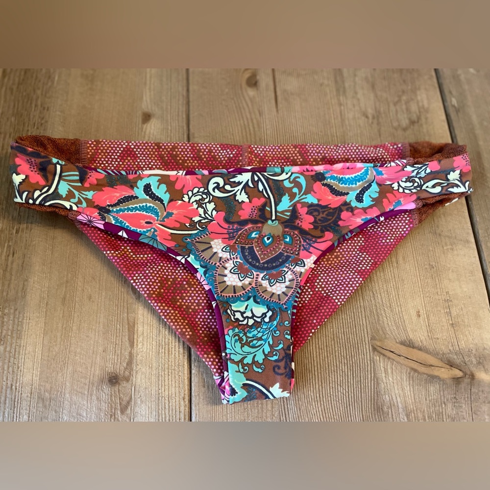 Maaji Reversable Bikini Bottoms Size M